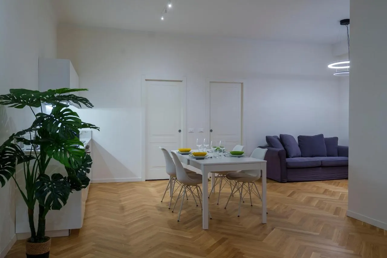 Porta Venezia-Trilocale-Luxury Con Wifi-Neflix Apartamento Milão 0*,  Itália